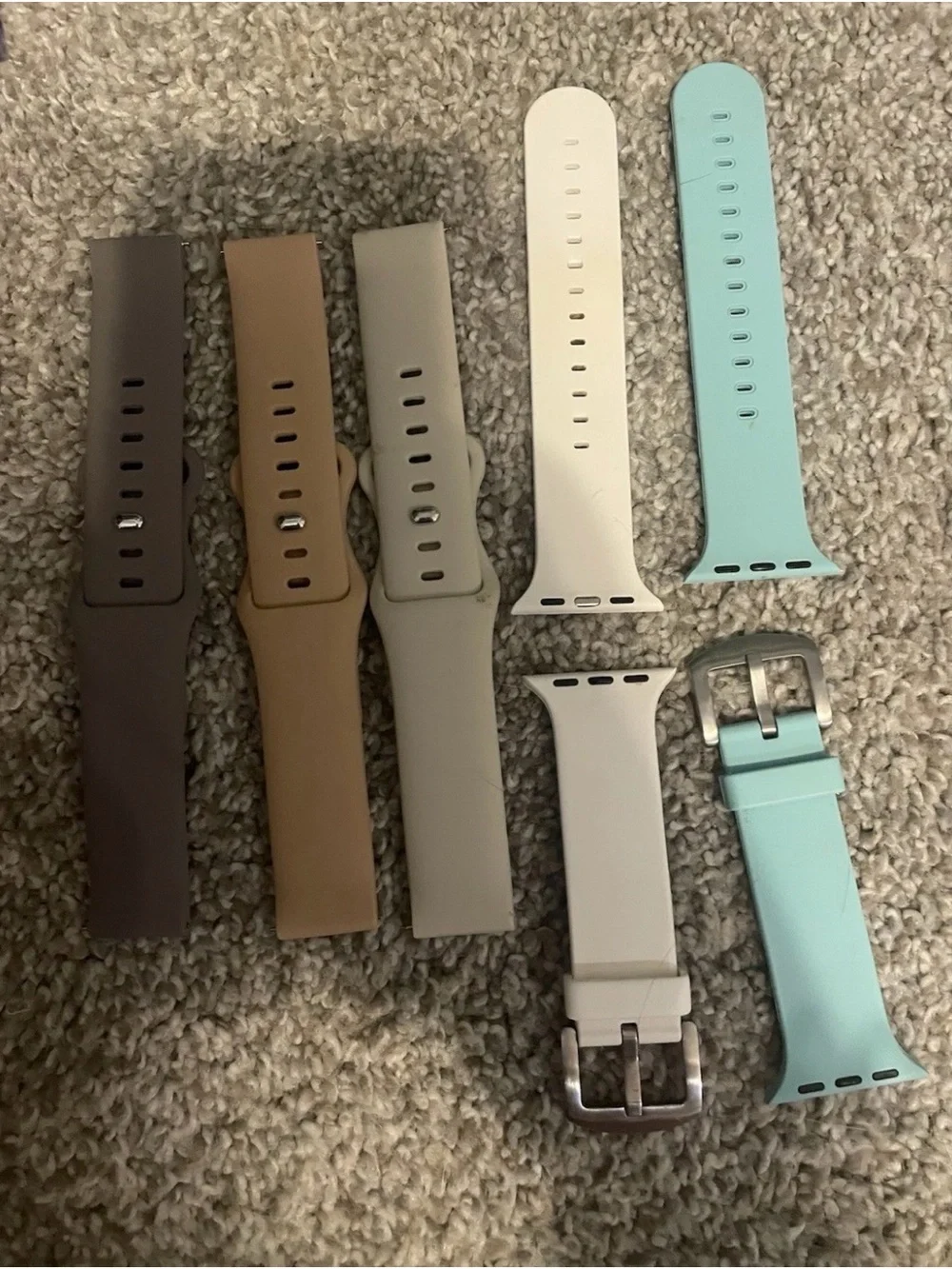 Apple Watch SE With 12 watch bands and charger, slight scratches